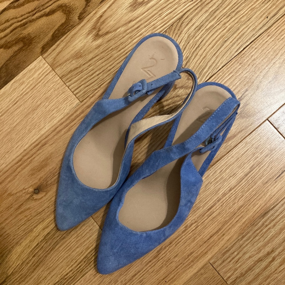 Blue pumps size 6
